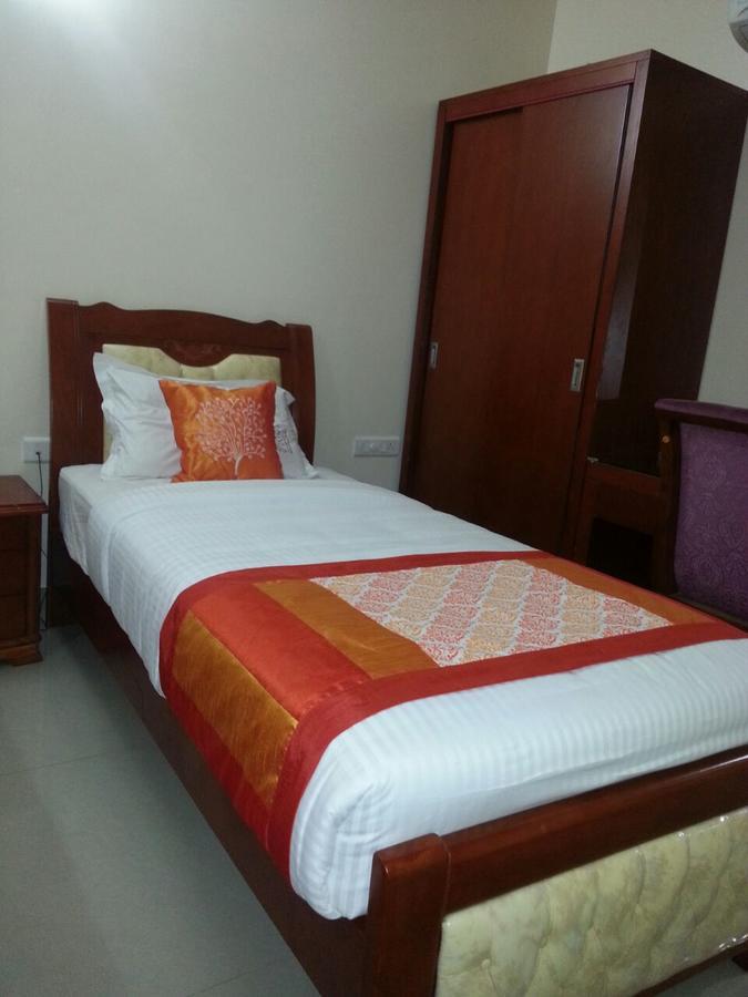 Hotel Shrivalli Residency Ченнаї Екстер'єр фото